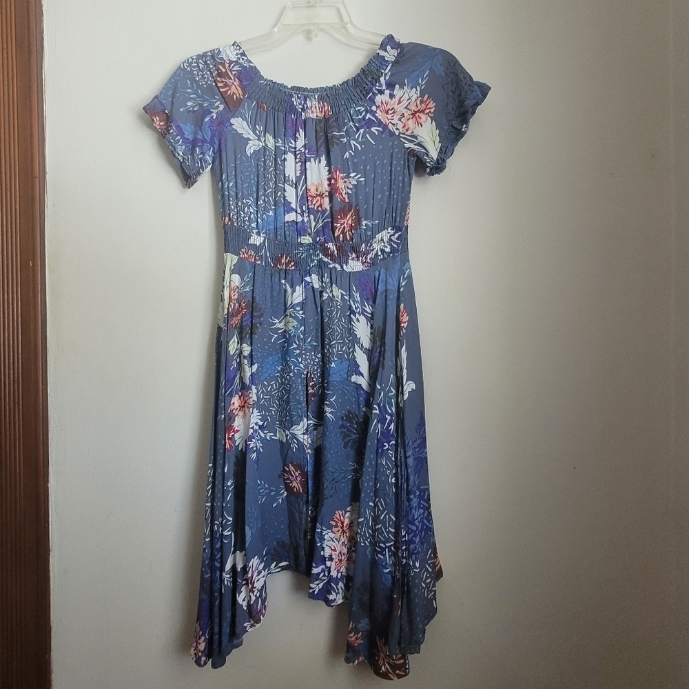 - Gorgeous JAASE dress floral size 8